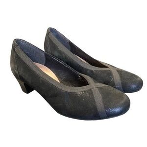 MUNRO Black Round Toe Pumps Size 8 W
